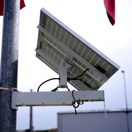 PNI FullHd napelemes IP robotkamera 4G SIM kártya, microSd, mozgás követés (PNI-IP65-KIT)